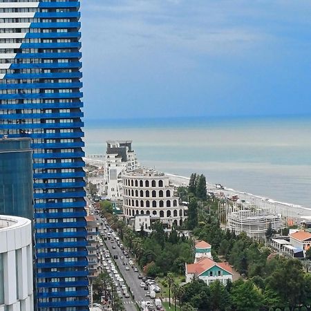 Sea Breeze In Batumi Apartment Bagian luar foto
