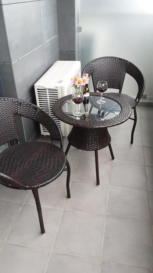 Sea Breeze In Batumi Apartment Bagian luar foto