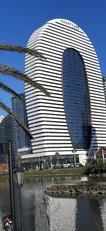 Sea Breeze In Batumi Apartment Bagian luar foto