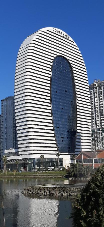 Sea Breeze In Batumi Apartment Bagian luar foto