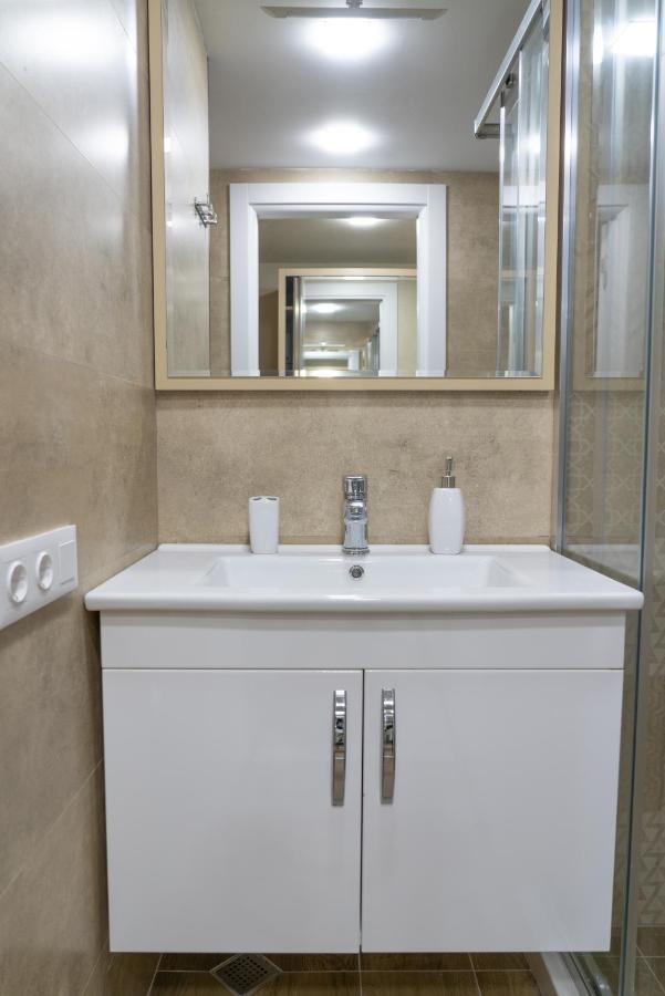Sea Breeze In Batumi Apartment Bagian luar foto
