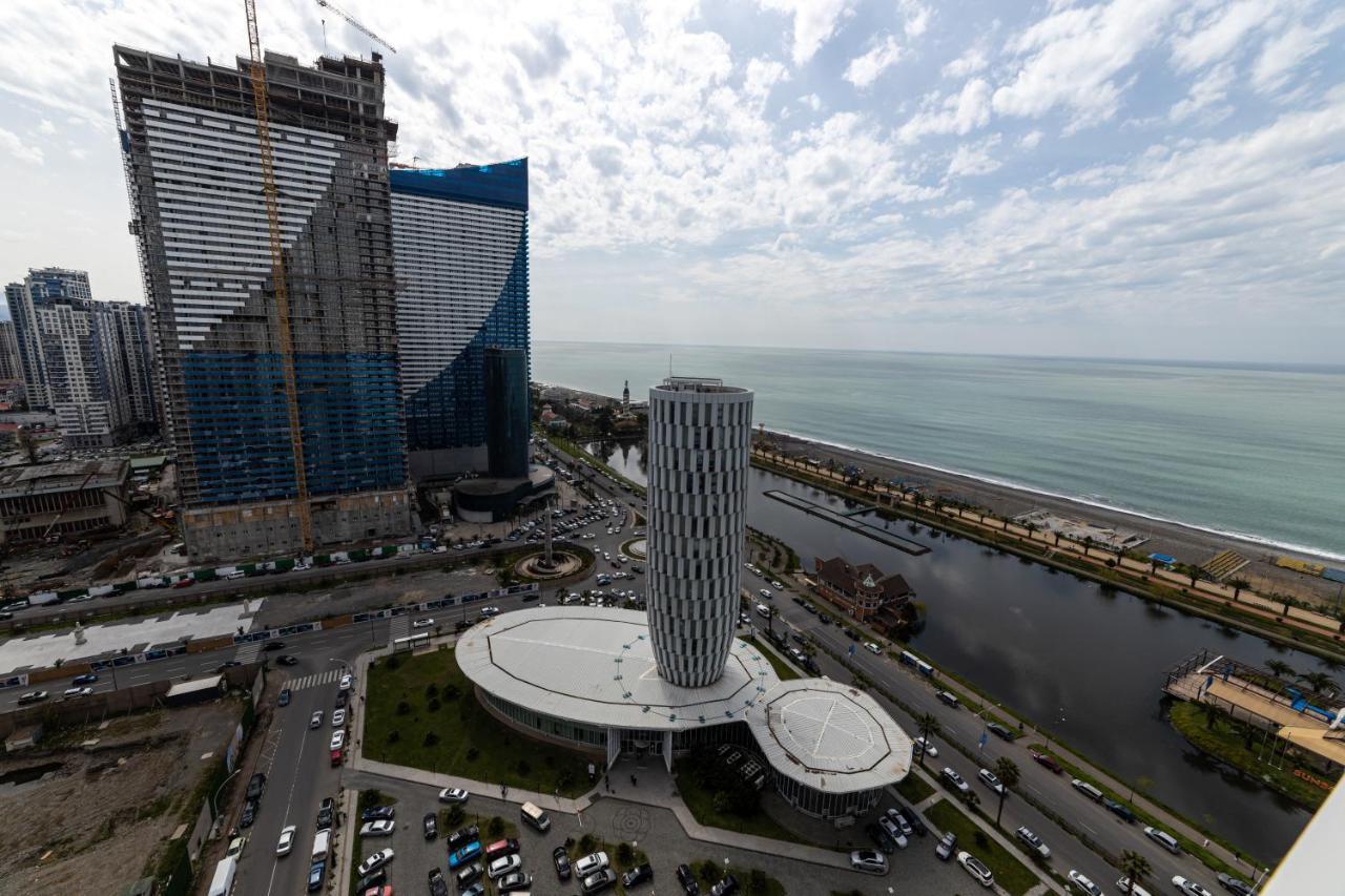 Sea Breeze In Batumi Apartment Bagian luar foto