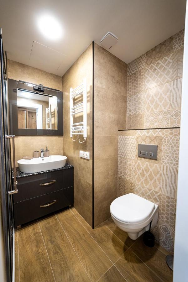 Sea Breeze In Batumi Apartment Bagian luar foto